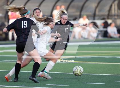 Thumbnail 1 in Dripping Springs vs. Cedar Park (UIL 5A Regional Final) photogallery.