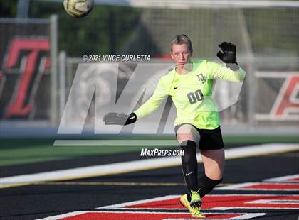 Thumbnail 3 in Dripping Springs vs. Cedar Park (UIL 5A Regional Final) photogallery.