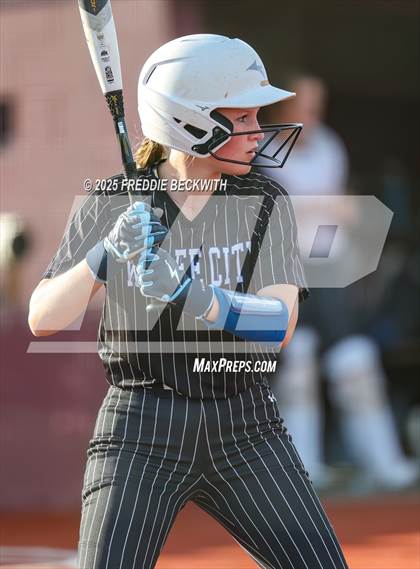 Thumbnail 2 in Tioga vs. Wolfe City (UIL 2A Bi-District Playoff) photogallery.