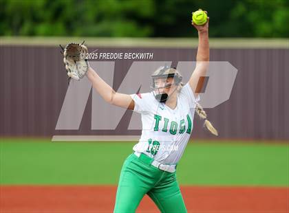 Thumbnail 1 in Tioga vs. Wolfe City (UIL 2A Bi-District Playoff) photogallery.