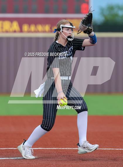 Thumbnail 3 in Tioga vs. Wolfe City (UIL 2A Bi-District Playoff) photogallery.