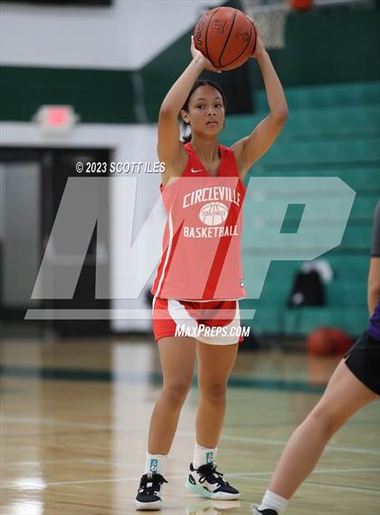 Thumbnail 3 in Logan vs Circleville (Scrimmage) photogallery.