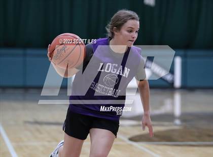 Thumbnail 3 in Logan vs Circleville (Scrimmage) photogallery.