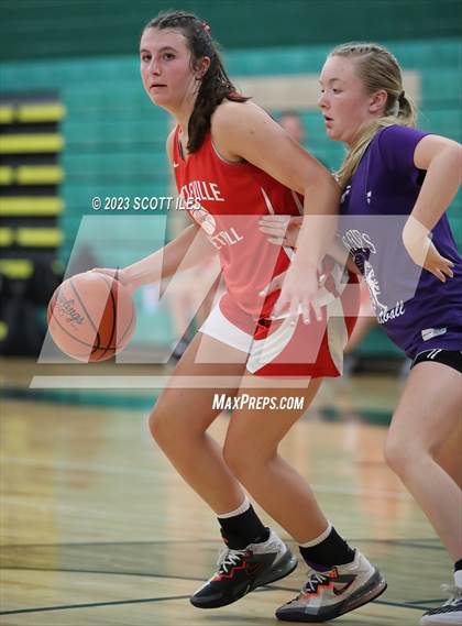 Thumbnail 3 in Logan vs Circleville (Scrimmage) photogallery.