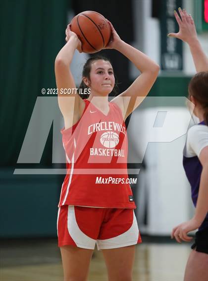 Thumbnail 2 in Logan vs Circleville (Scrimmage) photogallery.