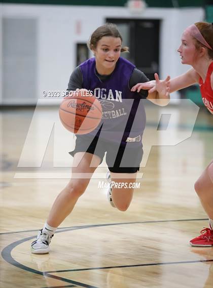 Thumbnail 3 in Logan vs Circleville (Scrimmage) photogallery.