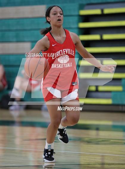 Thumbnail 3 in Logan vs Circleville (Scrimmage) photogallery.