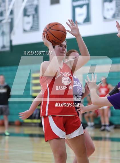 Thumbnail 3 in Logan vs Circleville (Scrimmage) photogallery.
