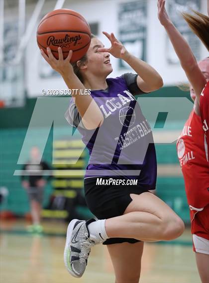 Thumbnail 3 in Logan vs Circleville (Scrimmage) photogallery.