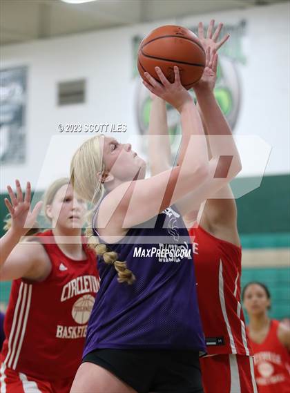 Thumbnail 2 in Logan vs Circleville (Scrimmage) photogallery.