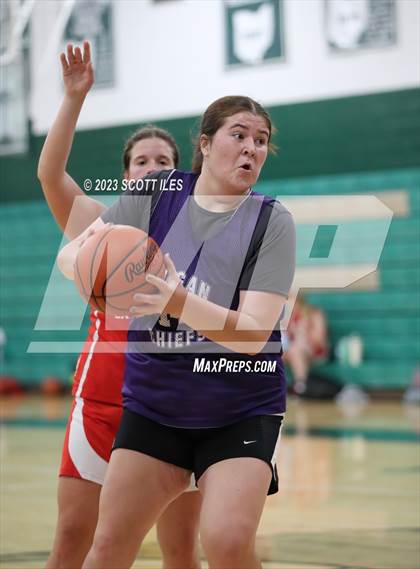 Thumbnail 2 in Logan vs Circleville (Scrimmage) photogallery.