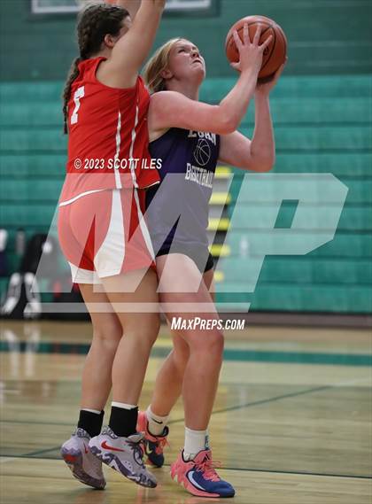 Thumbnail 3 in Logan vs Circleville (Scrimmage) photogallery.