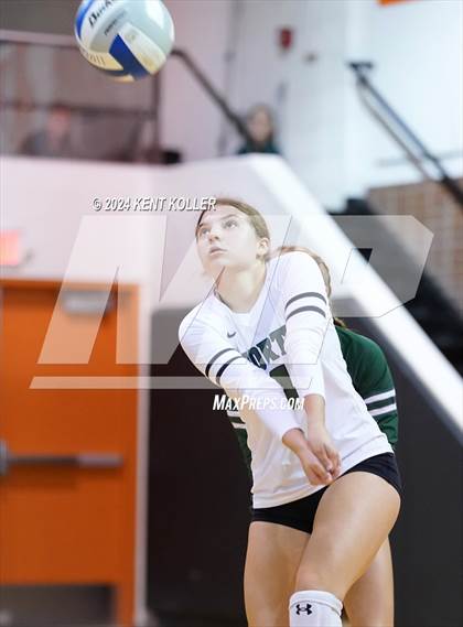 Thumbnail 1 in Grosse Pointe North @ Utica photogallery.
