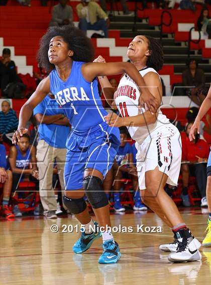 Thumbnail 3 in Serra vs. Harvard-Westlake (Battle at the Beach Classic) photogallery.