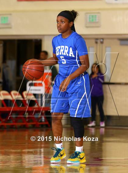 Thumbnail 3 in Serra vs. Harvard-Westlake (Battle at the Beach Classic) photogallery.