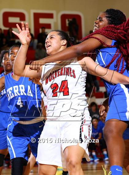Thumbnail 3 in Serra vs. Harvard-Westlake (Battle at the Beach Classic) photogallery.