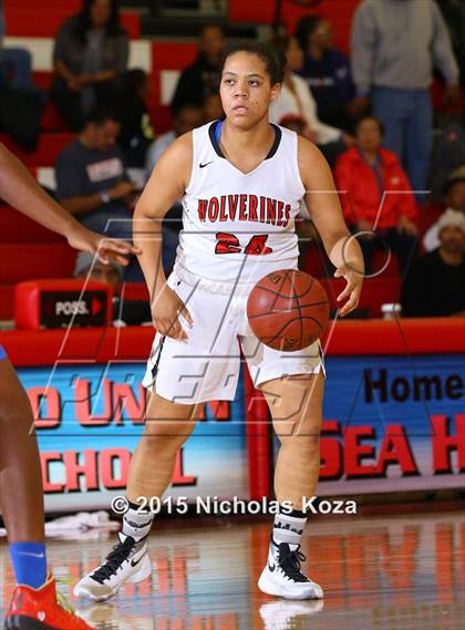 Thumbnail 3 in Serra vs. Harvard-Westlake (Battle at the Beach Classic) photogallery.
