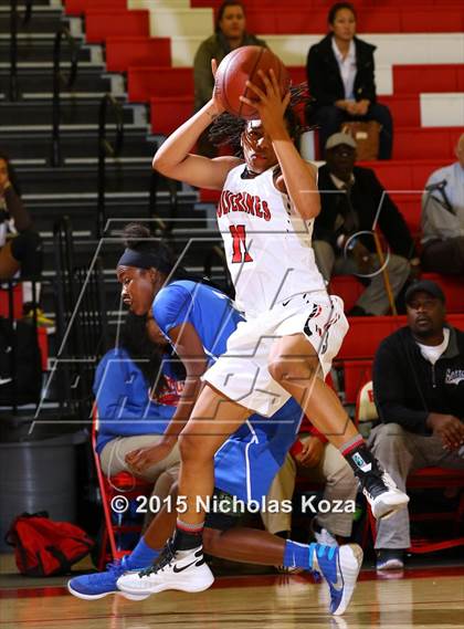 Thumbnail 1 in Serra vs. Harvard-Westlake (Battle at the Beach Classic) photogallery.