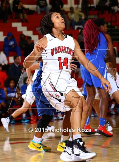 Thumbnail 1 in Serra vs. Harvard-Westlake (Battle at the Beach Classic) photogallery.