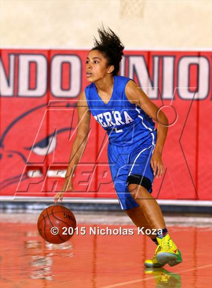 Thumbnail 1 in Serra vs. Harvard-Westlake (Battle at the Beach Classic) photogallery.