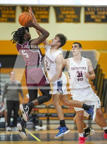 Thumbnail 1 in Smithtown West vs Kingston (Long Island Holiday Invitational) photogallery.
