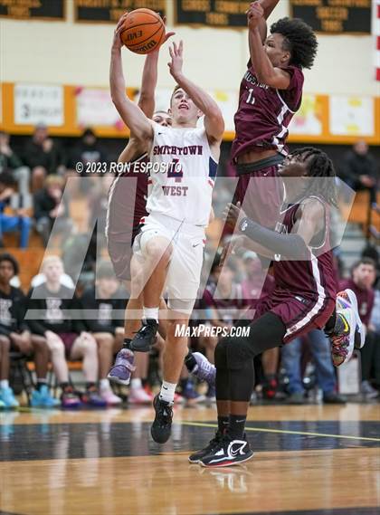 Thumbnail 1 in Smithtown West vs Kingston (Long Island Holiday Invitational) photogallery.