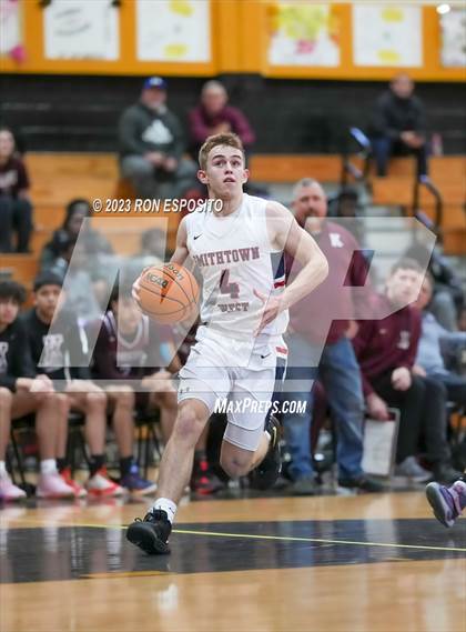 Thumbnail 3 in Smithtown West vs Kingston (Long Island Holiday Invitational) photogallery.