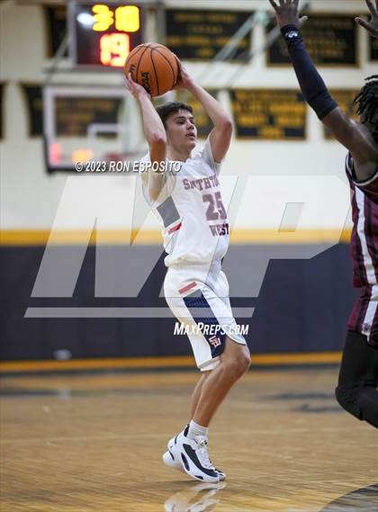 Thumbnail 1 in Smithtown West vs Kingston (Long Island Holiday Invitational) photogallery.