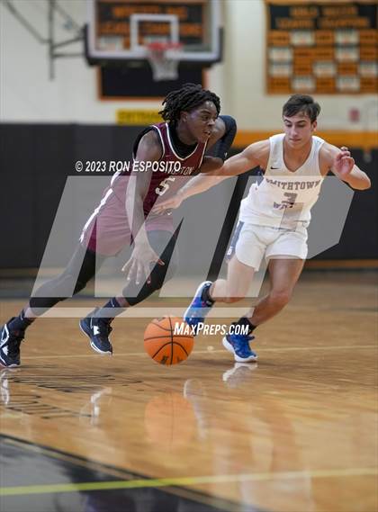 Thumbnail 2 in Smithtown West vs Kingston (Long Island Holiday Invitational) photogallery.