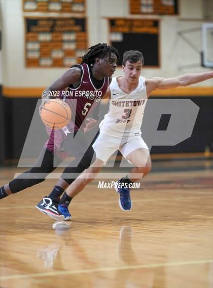 Thumbnail 3 in Smithtown West vs Kingston (Long Island Holiday Invitational) photogallery.