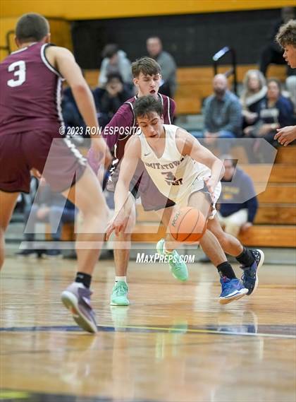 Thumbnail 2 in Smithtown West vs Kingston (Long Island Holiday Invitational) photogallery.