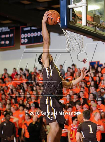 Thumbnail 2 in Crespi @ Chaminade photogallery.