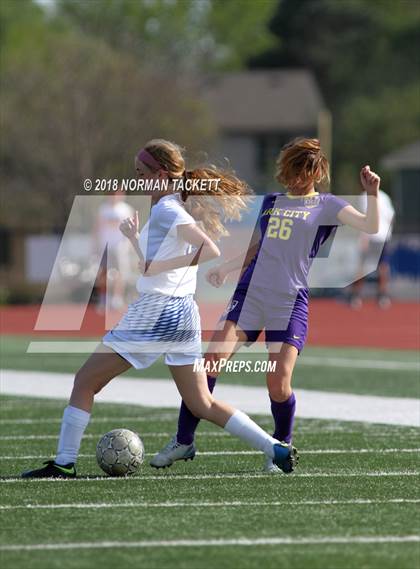 Thumbnail 3 in Arkansas City @ Collegiate photogallery.