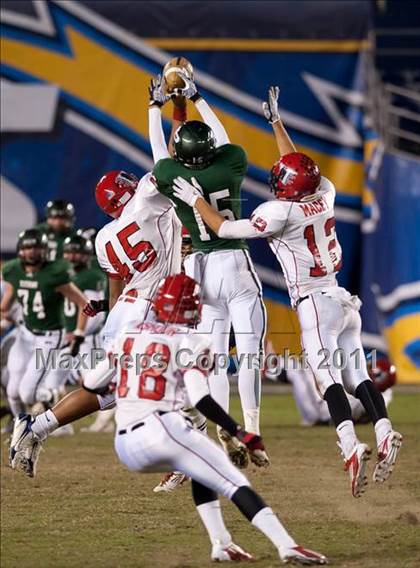 Thumbnail 2 in Poway vs Vista (CIF SDS D1 Final) photogallery.