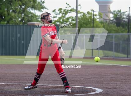 Thumbnail 2 in Sulphur Springs vs. Lovejoy (UIL 5A Regional Semifinal) photogallery.