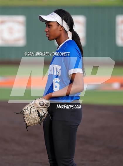 Thumbnail 1 in Sulphur Springs vs. Lovejoy (UIL 5A Regional Semifinal) photogallery.