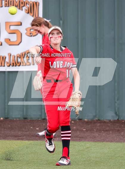 Thumbnail 3 in Sulphur Springs vs. Lovejoy (UIL 5A Regional Semifinal) photogallery.