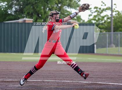 Thumbnail 3 in Sulphur Springs vs. Lovejoy (UIL 5A Regional Semifinal) photogallery.
