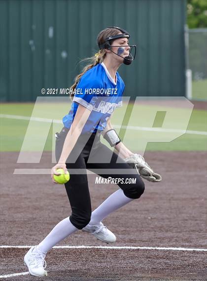 Thumbnail 3 in Sulphur Springs vs. Lovejoy (UIL 5A Regional Semifinal) photogallery.