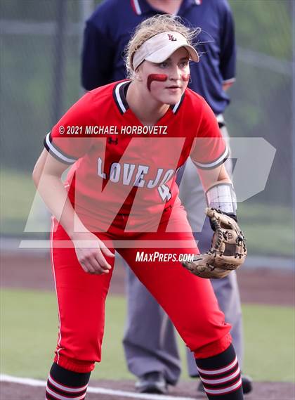 Thumbnail 2 in Sulphur Springs vs. Lovejoy (UIL 5A Regional Semifinal) photogallery.