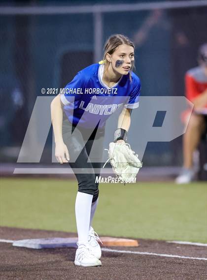 Thumbnail 1 in Sulphur Springs vs. Lovejoy (UIL 5A Regional Semifinal) photogallery.