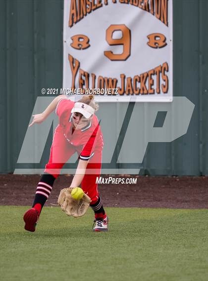 Thumbnail 1 in Sulphur Springs vs. Lovejoy (UIL 5A Regional Semifinal) photogallery.