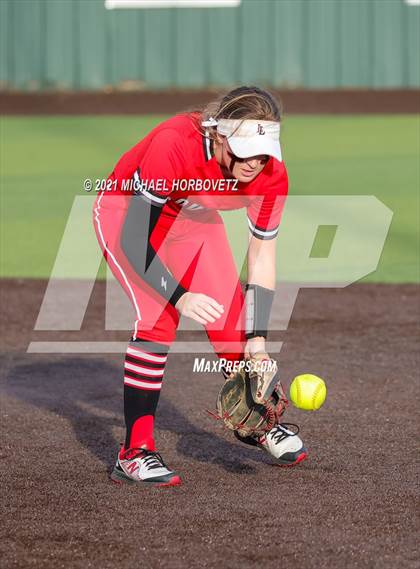 Thumbnail 2 in Sulphur Springs vs. Lovejoy (UIL 5A Regional Semifinal) photogallery.