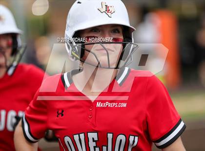 Thumbnail 3 in Sulphur Springs vs. Lovejoy (UIL 5A Regional Semifinal) photogallery.