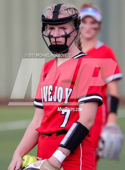 Thumbnail 1 in Sulphur Springs vs. Lovejoy (UIL 5A Regional Semifinal) photogallery.