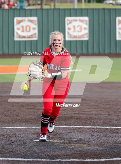 Thumbnail 1 in Sulphur Springs vs. Lovejoy (UIL 5A Regional Semifinal) photogallery.