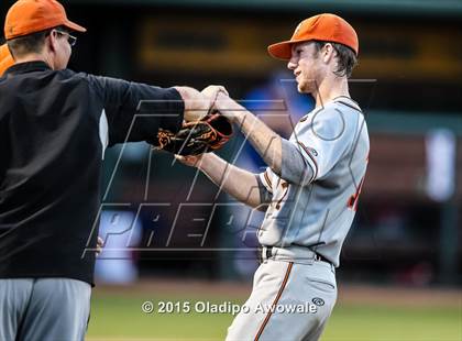 Thumbnail 1 in Oak Ridge vs. Rockwall (UIL 6A Regional Semifinal) photogallery.