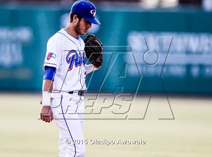 Thumbnail 2 in Oak Ridge vs. Rockwall (UIL 6A Regional Semifinal) photogallery.
