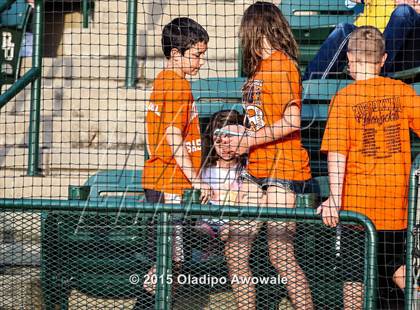 Thumbnail 1 in Oak Ridge vs. Rockwall (UIL 6A Regional Semifinal) photogallery.