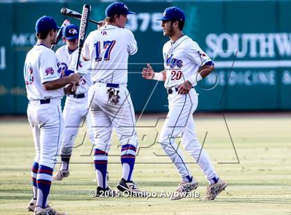 Thumbnail 3 in Oak Ridge vs. Rockwall (UIL 6A Regional Semifinal) photogallery.
